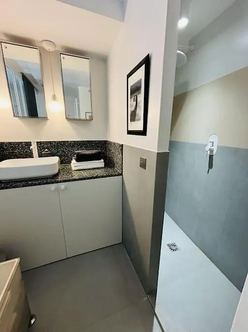 Apartment Cozy Apt Canal Saint Martin Paris France
